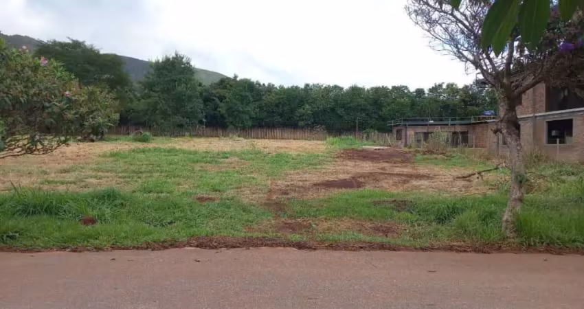 Lote em condomínio á venda no serra dos bandeirantes