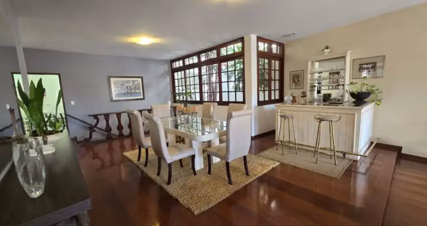 Casa com area gourmet e piscina na parte baixa do Granbery - ótima oportunidade - DE R$ 1.790.000,00  -> POR R$ 1.490.000,00