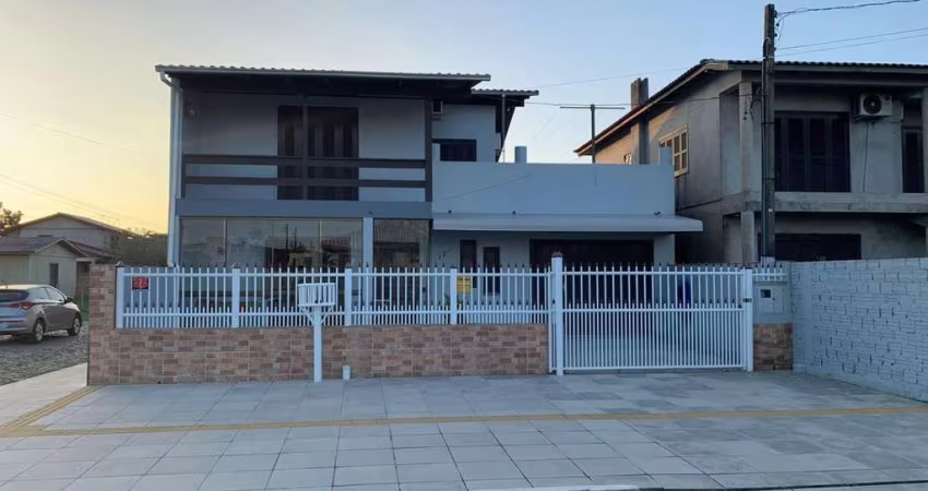 Casa para Venda em Torres, Curtume, 3 dormitórios, 3 banheiros, 1 vaga