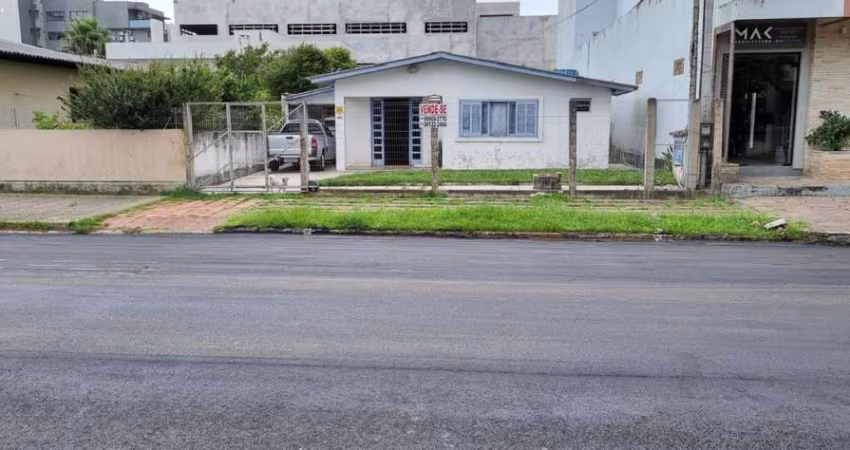 Casa para Venda em Torres, Centro, 3 dormitórios, 2 banheiros, 1 vaga
