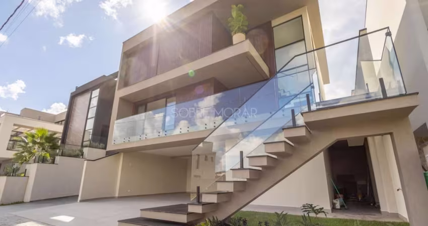 Casa de 265m² próxima ao parque Tingui