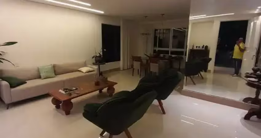Casa Duplex para locação no cond Alphaville Litoral Norte 1, Vila de Abrantes, Camaçari, 5 suítes, 1 sala, 8 banheiros, 4 vagas, 290m² área total.