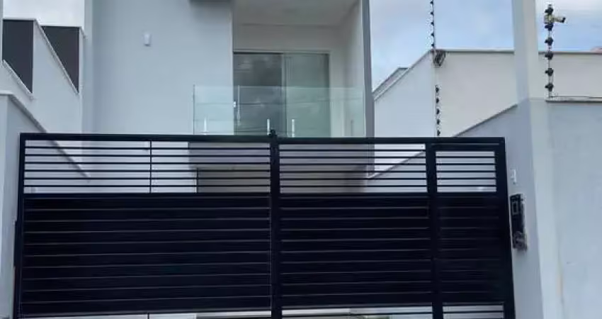 Casa Duplex residencial para Venda em rua pública, Parque Ipê, Feira de Santana, 3 quartos, 1 suíte, 1 sala, 1 banheiro, 2 vagas, 100m² área total.