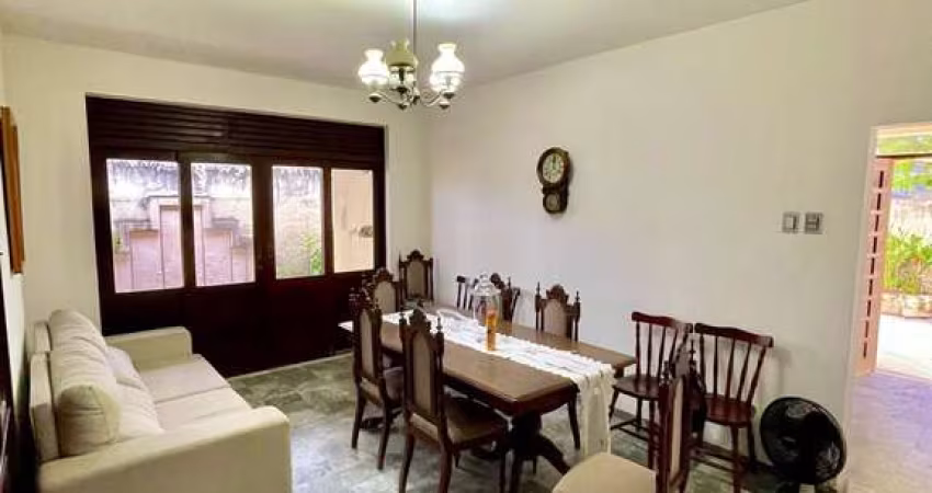 Casa residencial para Venda em rua púbica, Santa Mônica, Feira de Santana, 4 quartos, 2 suítes, 2 salas, 3 banheiros, 1 vaga, 560m² área total.