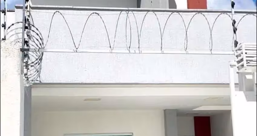 Casa residencial para Venda em Rua Publica na Mangabeira, Feira de Santana, 3 quartos, sendo 2 suítes, 1 sala, 3 banheiros, 2 vagas 170 m² área constr