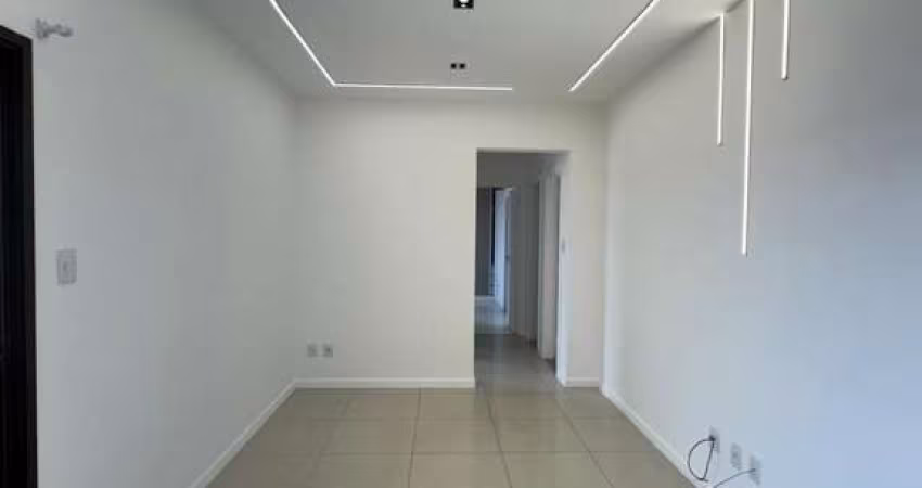 Apartamento na Santa Mônica, 3 Quartos, 1 Suíte, Armários Planejados, para Locação, no Condomínio Dom Vertical, em Feira de Santana.