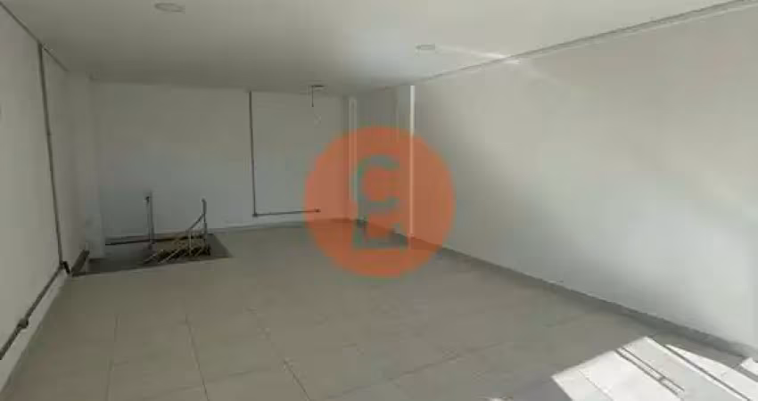 Sala comercial de 83m² com um andar subsolo no posto petromix