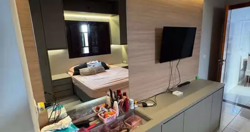 Casa à venda | 2 quartos | 1 suíte | 2 banheiros | 2 vagas l 125m² terreno
