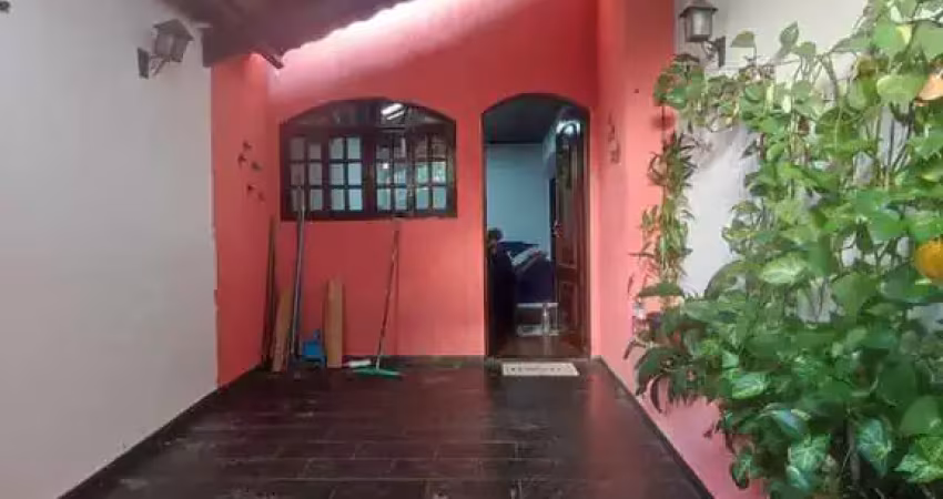 Locação – casa | 3 dormitórios (1 suíte) | 2 banheiros | 100m² | 1 vaga