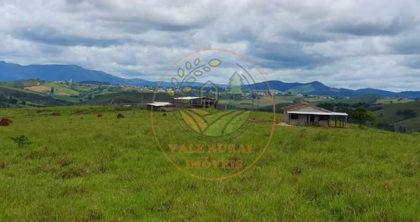 BELA FAZENDA COM 114.5 HECTARES RIQUÍSSIMA EM ÁGUA - FA00127