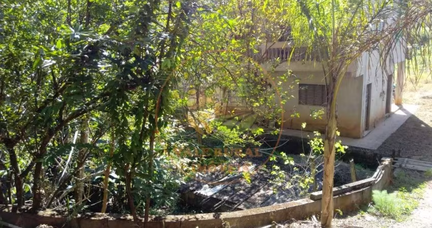 EXCELENTE CHÁCARA COM NASCENTE E CASA SEDE ASSOBRADADA NA ZONA NORTE DE SJC - CH00235