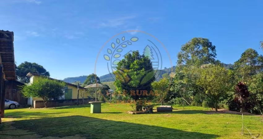 MARAVILHOSA CHÁCARA COM LAGO EM MONTEIRO LOBATO - CH00226