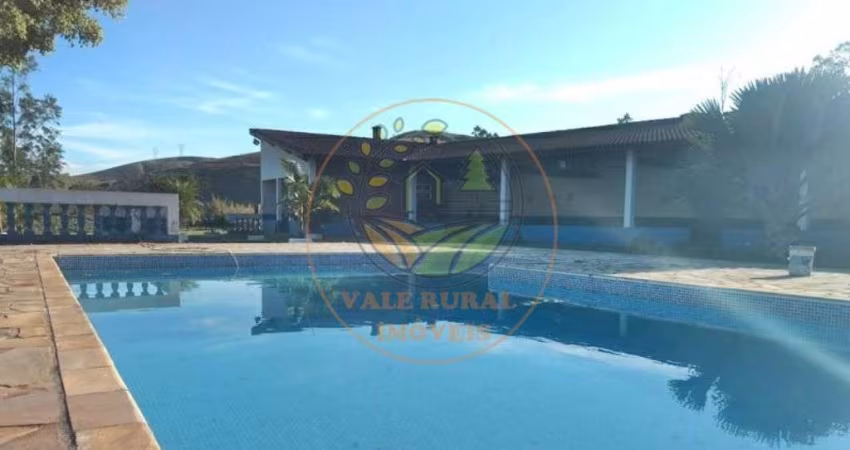 BELÍSSIMO SÍTIO COM PISCINA DE ÁGUA NATURAL, PASTO FORMADO, E NASCENTE EM SJC - ST00112