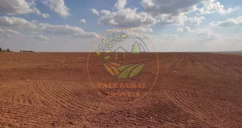 Maravilhosa fazenda de 2.300 hectares, rica em água e muita área de lavoura! fa00062