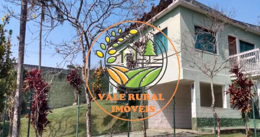 EXCELENTE CASA PRÓXIMA DA PRAIA COM TERRENO DE 2 LOTES EM CARAGUATATUBA! CA00008