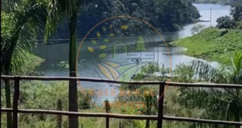 OPORTUNIDADE! CHÁCARA COM PISCINA E ACESSO DIRETO Á REPRESA EM JACAREÍ-SP  CH00380