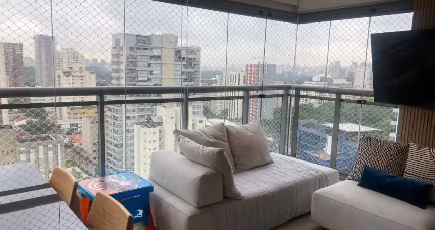 More num endereço jovem e na maior  cidade pulsante