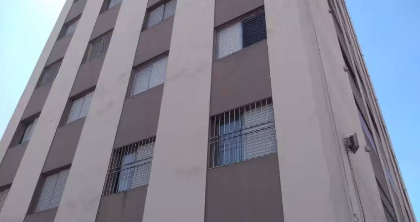 Apartamento com preço excepcional e localização privilegiada além de reforma total no banheiro com otima lazer na area comum e 01 vaga de garagem