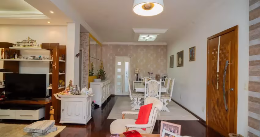 Apartamento reformado com tres vagas de garagem e lareira num dos endereços mais cobiçados da vila clementino
