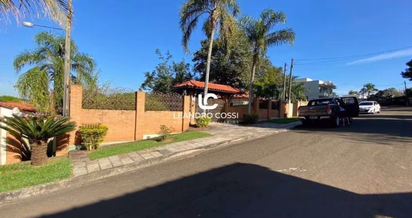 Casa à Venda no Condomínio Zuleika Jabour - Salto/SP.