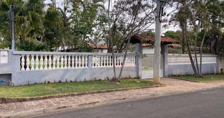 Casa à Venda no Condomínio Zuleika Jabour - Salto/SP.