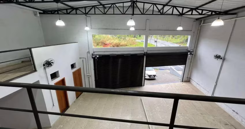Barracão para locação na av. rio das pedras – piracicaba/sp | 370m², mezanino e localização estraté