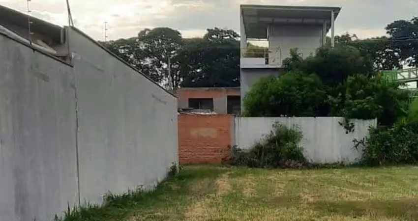 Terreno à venda no Centro, Saltinho 
