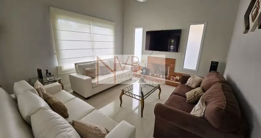 Casa à venda no condomínio Raízes Granja Viana - R$ 2.700.000