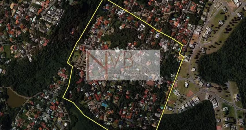 Casa à Venda em Carapicuíba: 4 Dorms, 3 Suítes, R$1.650.000