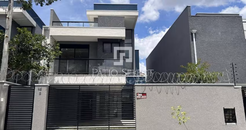 Sobrado triplex com 3 dormitórios e 2 vagas de garagem no Cajuru - Curitiba/PR