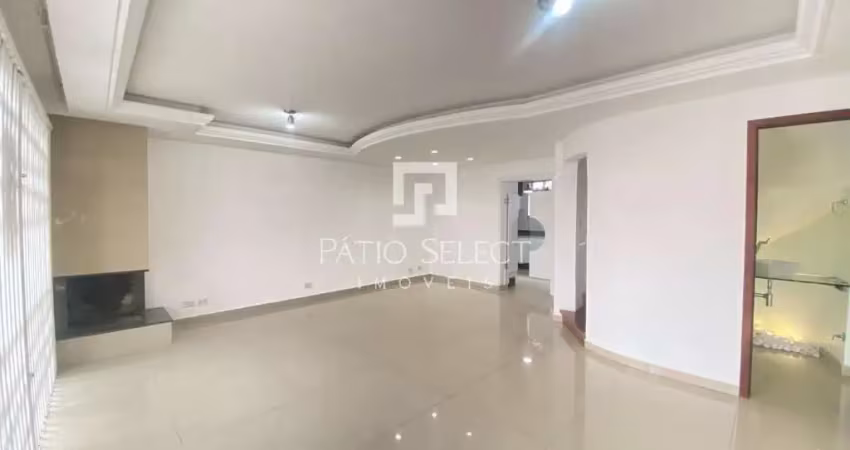 Sobrado, 03 Dormitórios, 130m², Água Verde, Curitiba-PR.