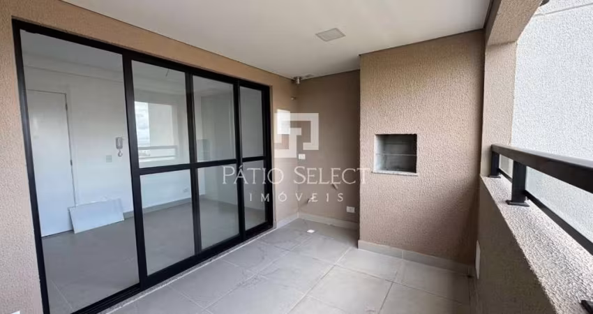 Apartamento com 2 Dormitórios, 1 Suíte, Sacada com Churrasqueira, 1 Vaga de Garagem.