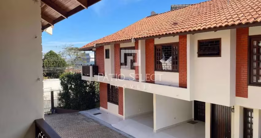 Sobrado em condomínio com 123 m², 03 quartos sendo 01 suíte para alugar no bairro santa quiteria.