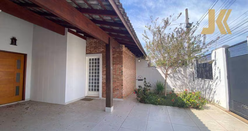Casa com 3 dormitórios à venda, 200 m² por R$ 850.000,00 - Jardim Europa - Jaguariúna/SP
