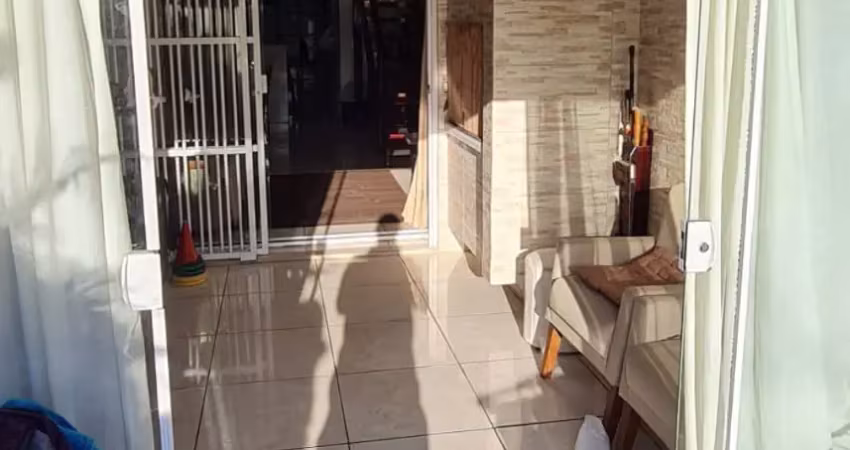 Sobrado 2 dormitórios em capão novo, sem taxa de condomínio, apenas 400m do mar