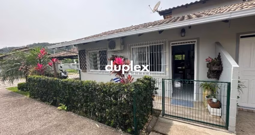 CASA 2 DORMITÓRIOS MOBILIADA COM 1 VAGA EM FORQUILHAS