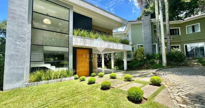 Casa duplex de luxo à venda em condomínio exclusivo em teresópolis, rj