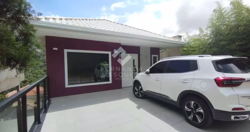 Casa nova em condomínio fechado em albuquerque, teresópolis, rj | 3 suítes e lazer completo
