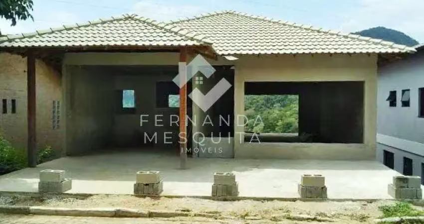 Casa em construção à venda no condomínio paradiso, albuquerque, teresópolis, rj
