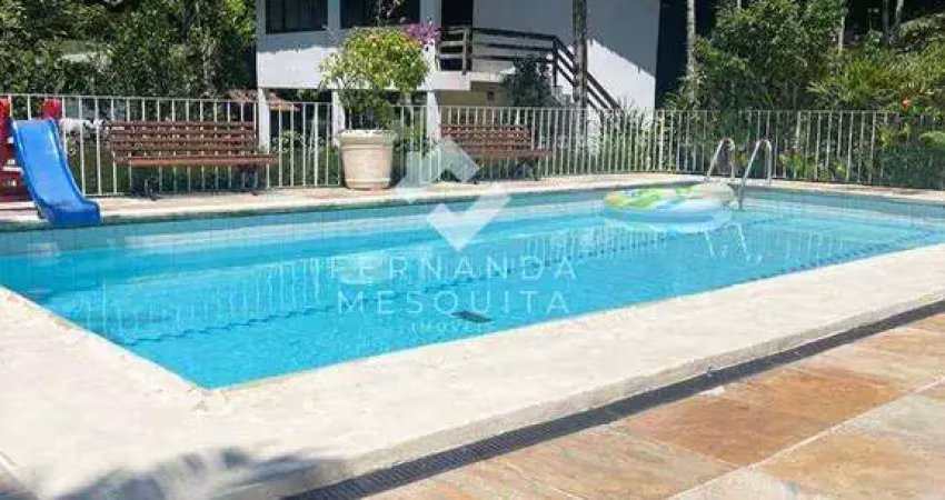 Casa de alto padrão à venda na granja comary – gleba vi com vista para o lago e a cbf
