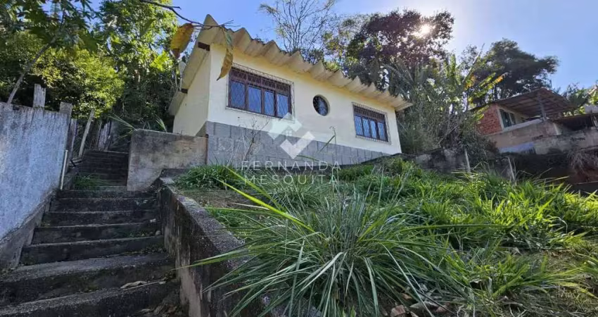 Casa à venda na granja florestal em teresópolis – 2 quartos e terreno de 438m²