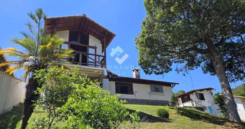 Casa linear aconchegante com vista – um refúgio cercado pela natureza
