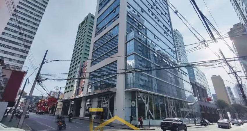 Sala comercial em condomínio à venda em Curitiba-PR, Centro: 1 sala, 1 vaga de garagem, 38m². Adquira já!