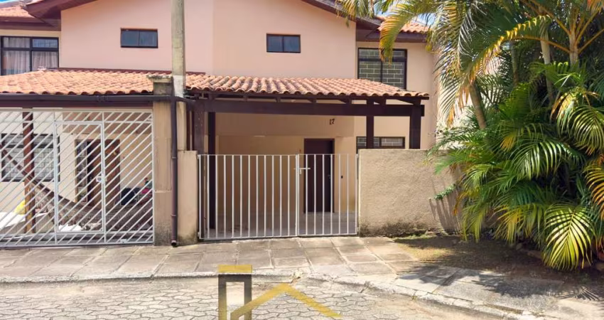 Casa com 3 quartos à venda na Rua Gastão Luiz Cruls, 596, Bairro Alto, Curitiba