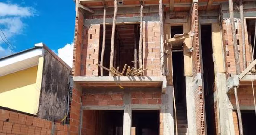 Imperdível oportunidade: Casa à venda em Curitiba - PR, Campo de Santana! 3 quartos, 1 sala, 2 banheiros, 1 vaga, 82m².