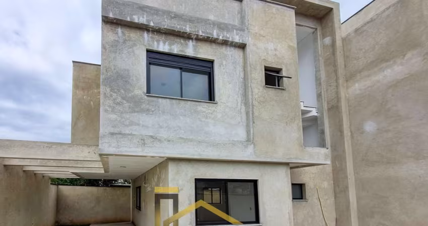 Imperdível! Casa à venda em Curitiba-PR, Uberaba: 3 quartos, 1 suíte, 3 salas, 1 vaga e 120m². Venha conferir!