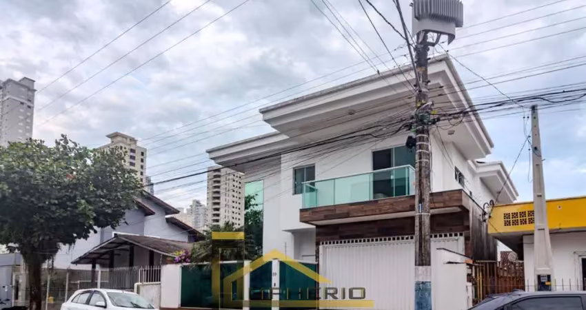 Casa com 4 quartos à venda na Rua 2448, Centro, Balneário Camboriú