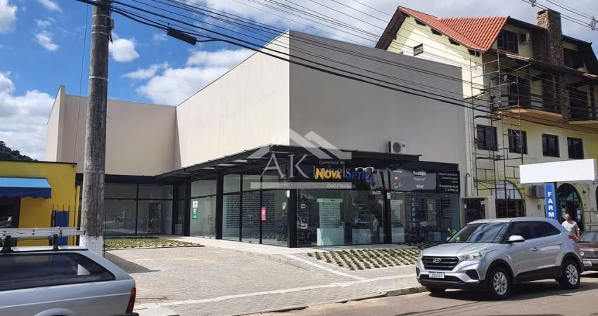 Sala comercial com mezanino à venda no centro de Picada Café, na Serra Gaúcha