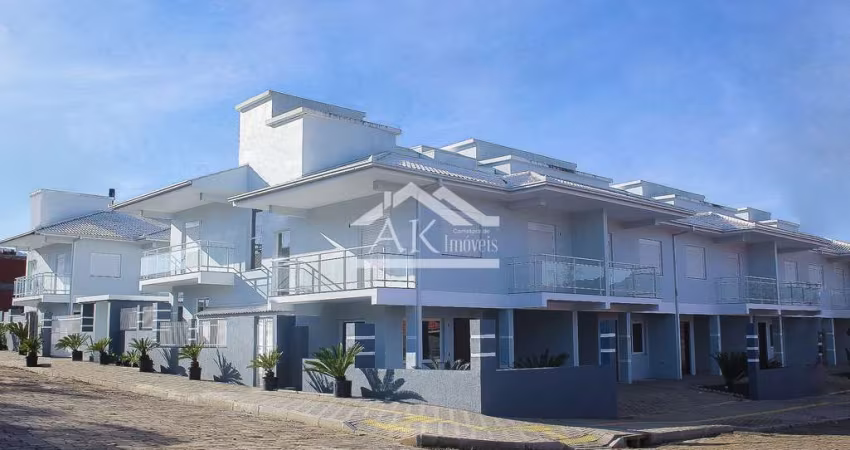 Sobrados novos com dois quartos em ótima localização à venda em Feliz-RS.