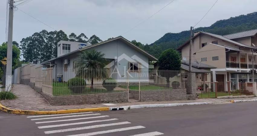 Casa em terreno de esquina, na cidade de Picada Café na Serra Gaúcha